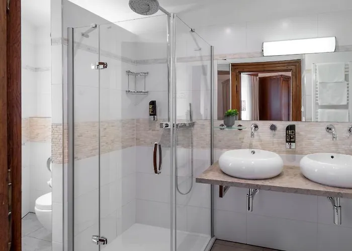 Hotel Aurus By Adrez 4*