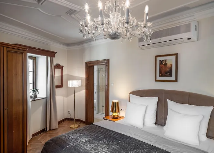 Hotel Aurus By Adrez