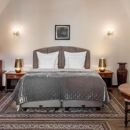 Aurus By Adrez Отель