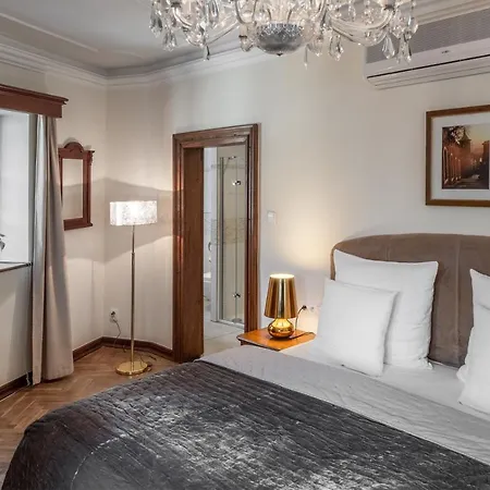 Hotel Aurus By Residences