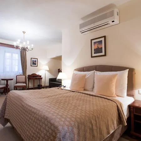 Aurus By Adrez Hotel