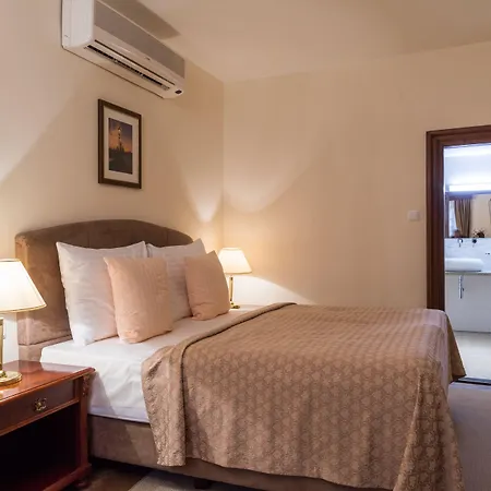 Aurus By Adrez Hotel 4*
