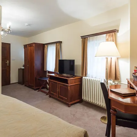 Hotel Aurus By Adrez 4*