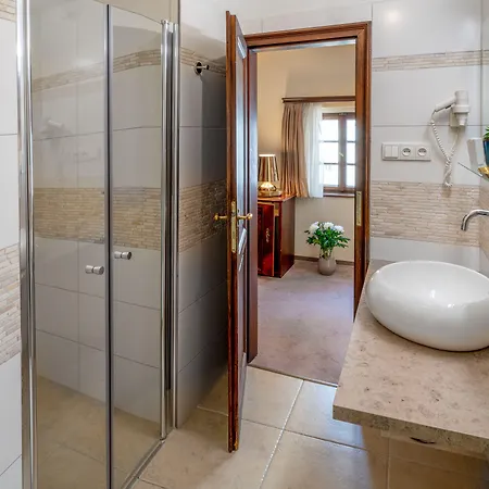 Hotel Aurus By Adrez 4*