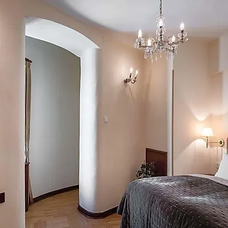 Hotel Aurus By Adrez 4*