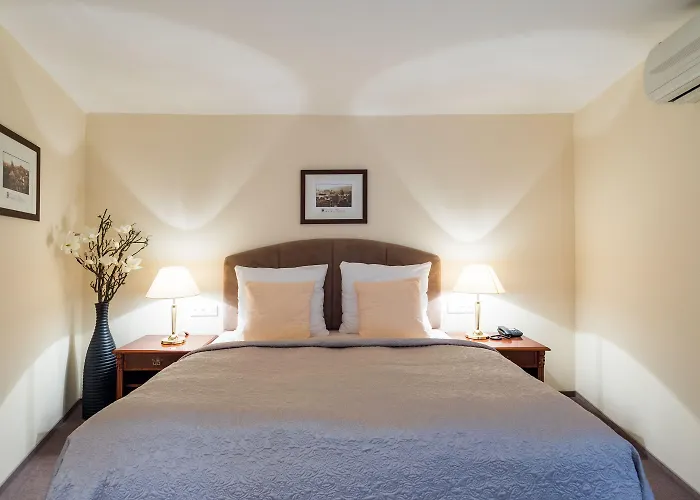 Aurus By Adrez 4* Prague