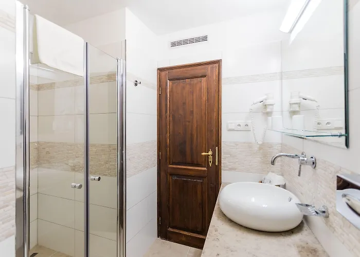 Hotel Aurus By Adrez