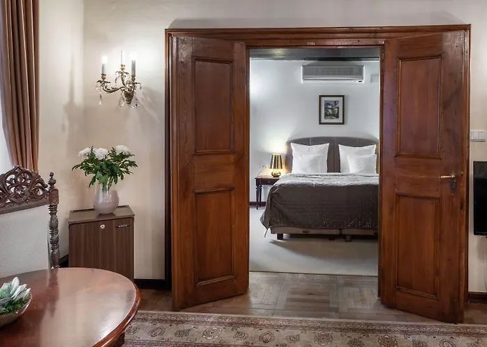 Aurus By Adrez Hotel