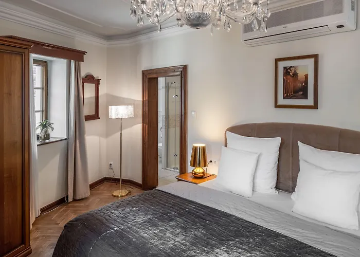 Hotel Aurus By Adrez 4*