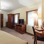 Hotel Aurus By Adrez 4*