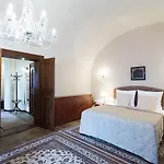 Hotel Aurus By Adrez
